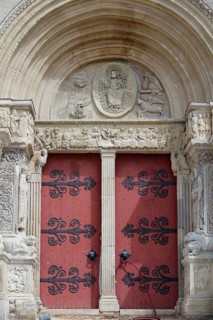 Main portal main facade Romanesque abbey church Eglise abbatiale Saint-Gilles