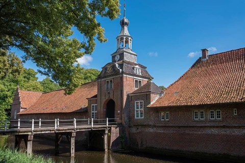 Gatehouse of the outer bailey of Luetetsburg Castle