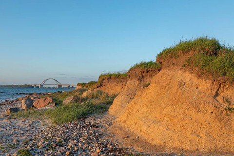 Steep shore