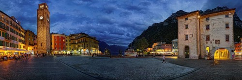 Piazza Novembre with Torre Apponale in the evening