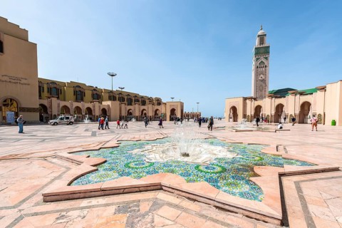 Star-shaped decorated fountain