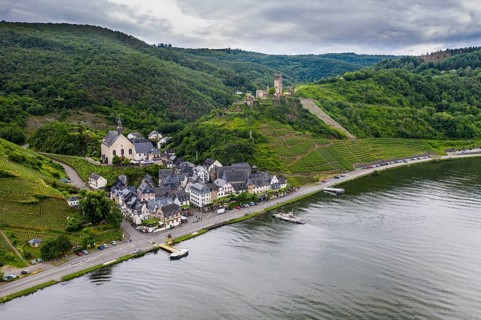 Beilstein on the Moselle with Metternich castle