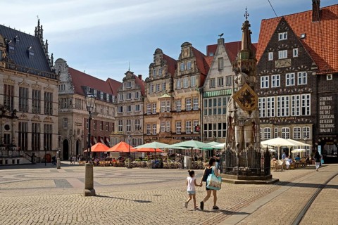 Marketplace with Roland and historic gabled houses