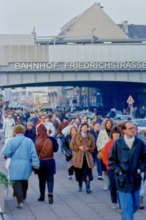 Rush of West Berliners