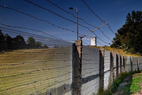 Border fortification with border fence