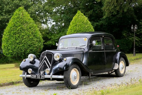 Oldtimer Citroen Traction 11 BL legere from 1957 in black