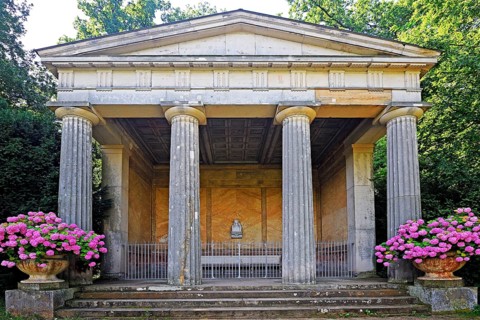 Porticus in memory of Queen Luise