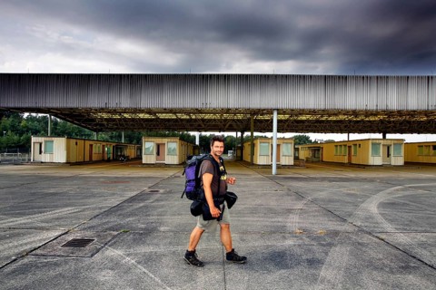 Check-in barracks for cars
