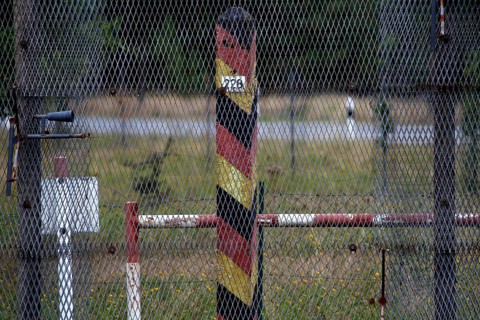 Border post pillar