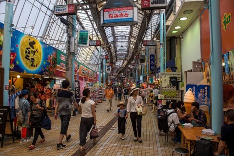 Covered shops in the business district