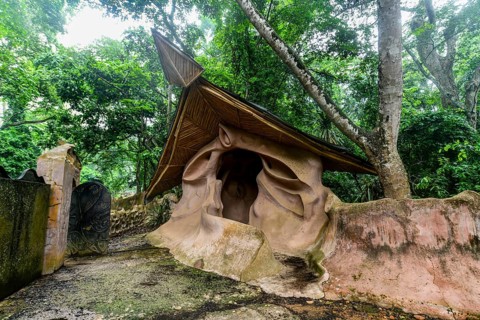 Voodoo scultpures in the Unesco site Osun-Osogbo Sacred Grove