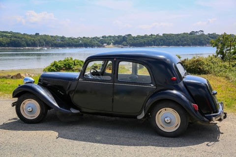 Oldtimer Citroen Traction 11 BL legere from 1957 in black