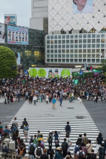 Shibuya crossing busiest road crossing in the world