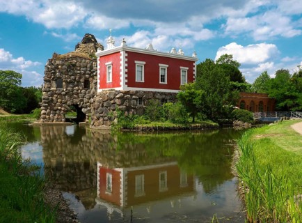 Stein Island with the Villa Hamilton