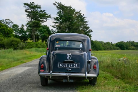 Oldtimer Citroen Traction 11 BL legere from 1957 in black