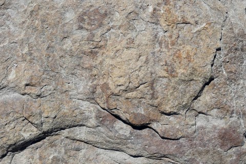 Stone pattern in a dry riverbed