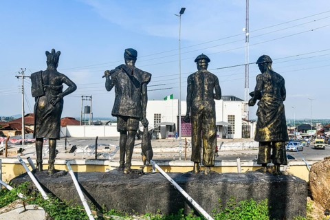 Statues remembering former royals in the King´s palace
