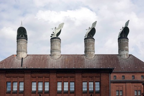 Chimneys of the former Schultheiss Malzfabrik