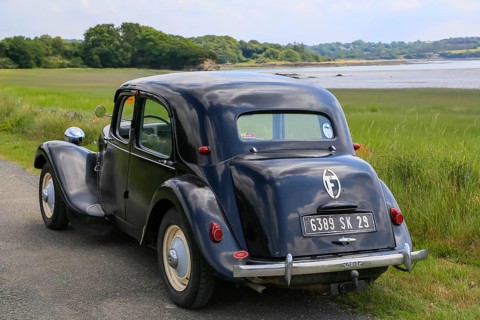 Oldtimer Citroen Traction 11 BL legere from 1957 in black