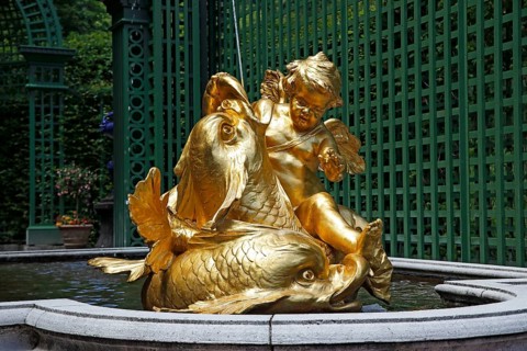 Fountain with golden fountain figure