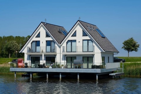 Pile houses on the river Harle