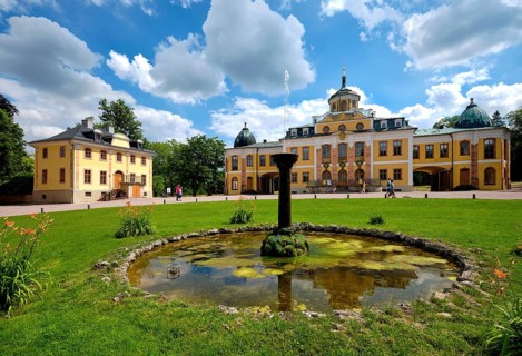 Cavalier houses and palace