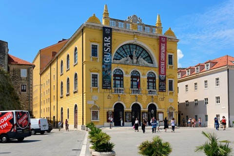 Croatian National Theatre on Gaje Bulat Square