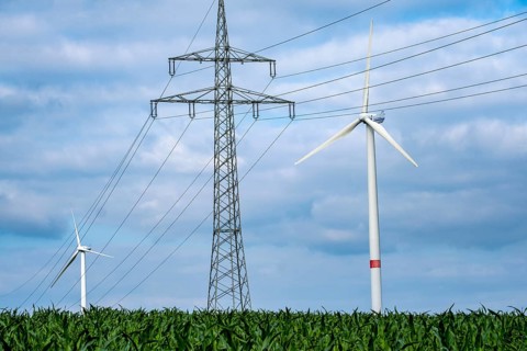 Wind turbines and power pylons at the Rundlingsdorf Gistenbeck