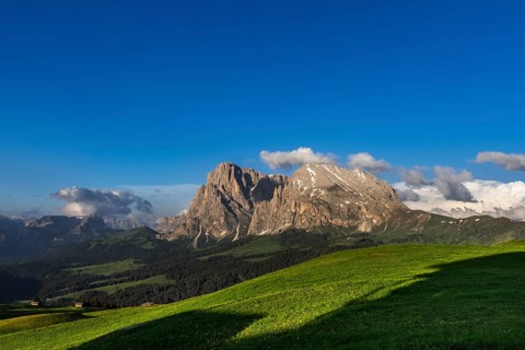 View of the peaks of the Langkofel (left) and the Plattkofel (right)