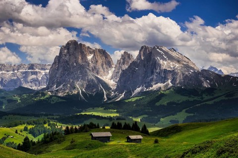 View of the peaks of the Langkofel (left) and the Plattkofel (right)