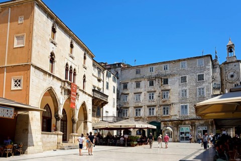 Houses on the Narodni Trg square