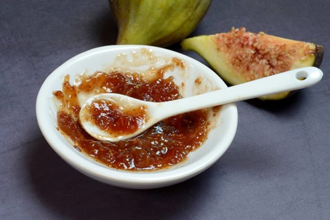 Fig jam in small bowls