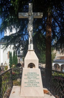 Tomb of the architect Clemens Holzmeister in the Petersfriedhof