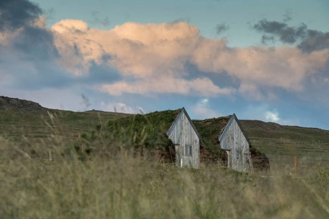 Horse stable and tool shed in original peat construction