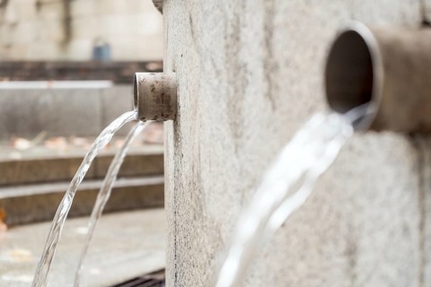 Public intake of mineral water in Luso