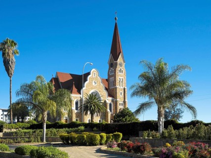 Park at the Ink Palace and Evangelical Lutheran Christ Church from 1910