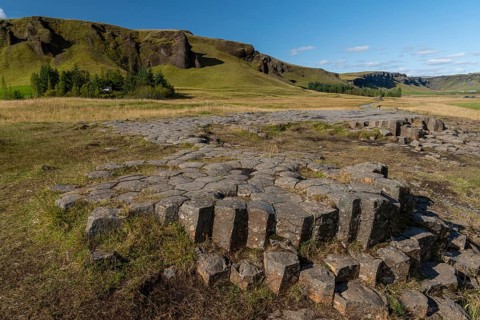 Glacier-carved basalt columns
