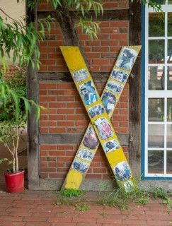 A yellow X
