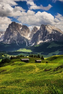 View of the peaks of the Langkofel (left) and the Plattkofel (right)