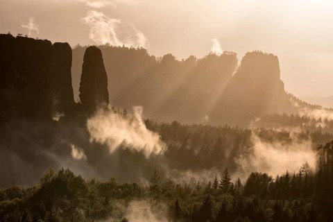 View from the cowshed to the Affensteine in the morning mist