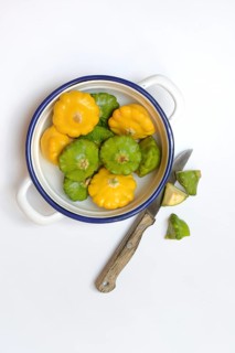Patisson pumpkins in bowl