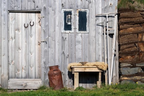 Horse stable and tool shed in original peat construction
