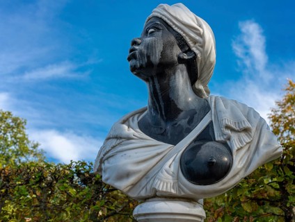 Busts at the first roundel in Sanssouci Park