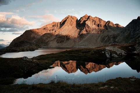 Sunset with mountains and reflection towards Obere Seescharte and Wangenitzsee