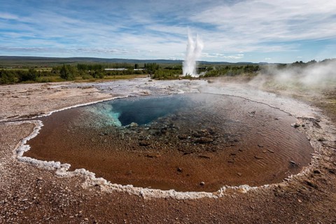 Thermal spring and eruption Geysir Strokkur
