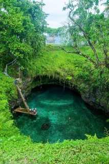 To sua ocean trench in Upolo