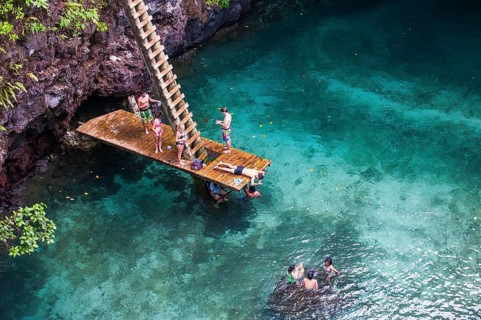 Stairs leading down in the To sua ocean trench in Upolo