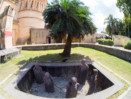 Clara Sornas Slave Monument