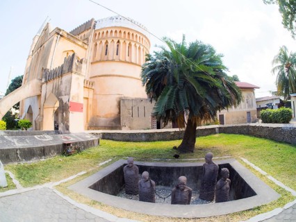 Clara Sornas Slave Monument