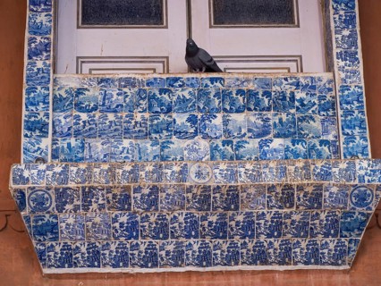 Dutch tile bay window
